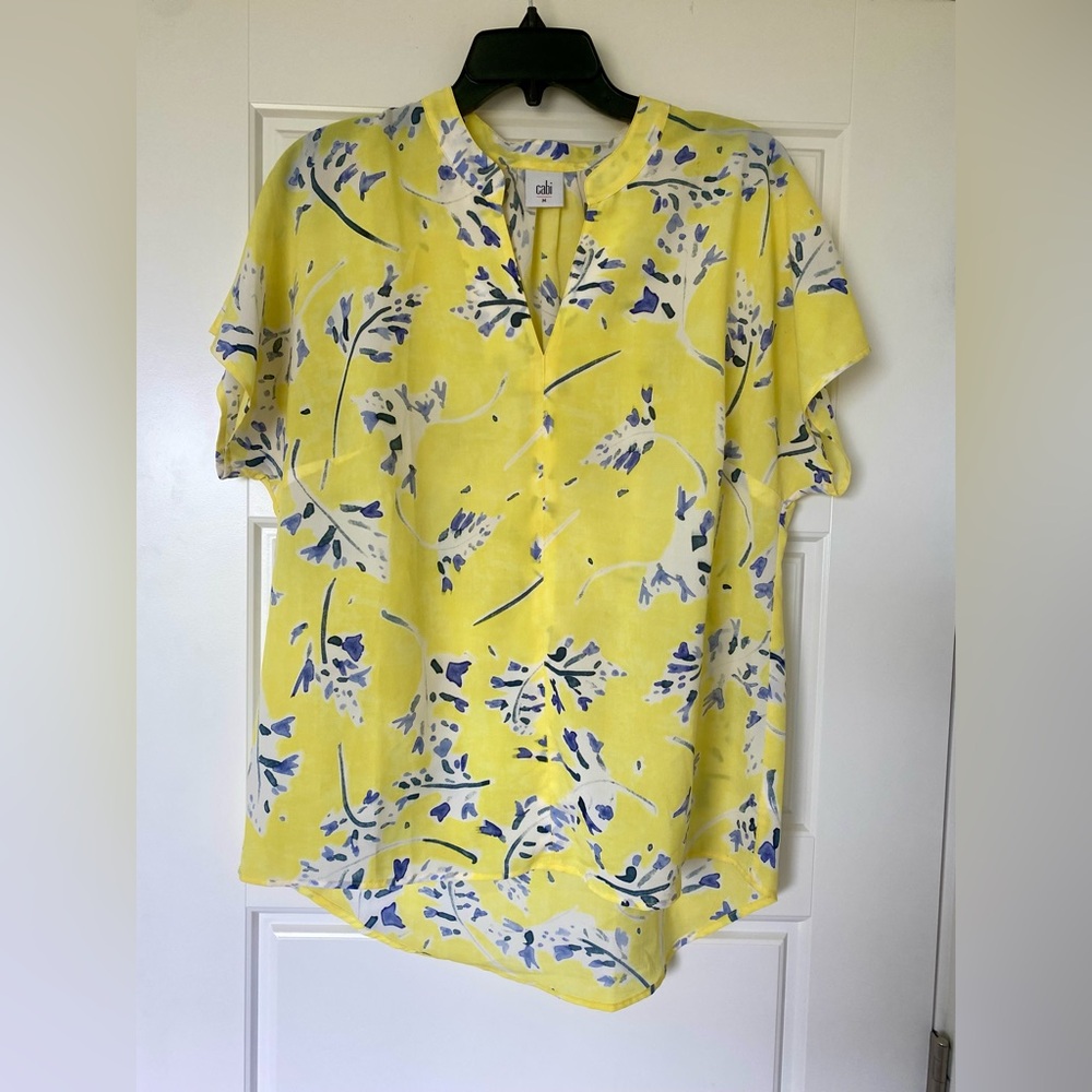 Cabi Women’s Stevie Top Floral Blouse size Medium